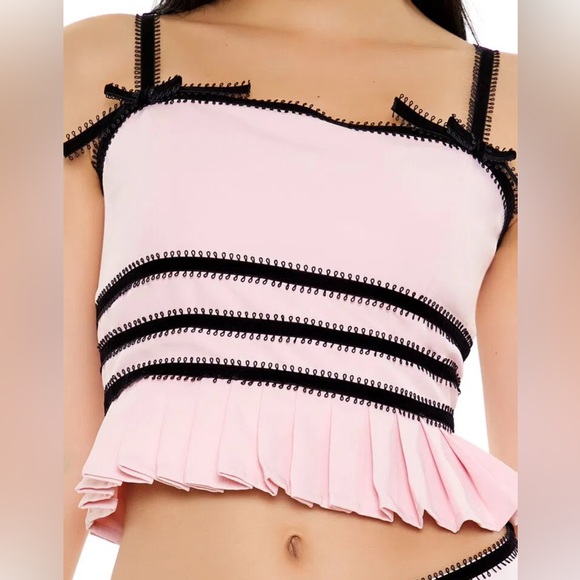 NWT Forever21 Two-Tone Bow Detailed Cropped Top Size M - Picture 1 of 5